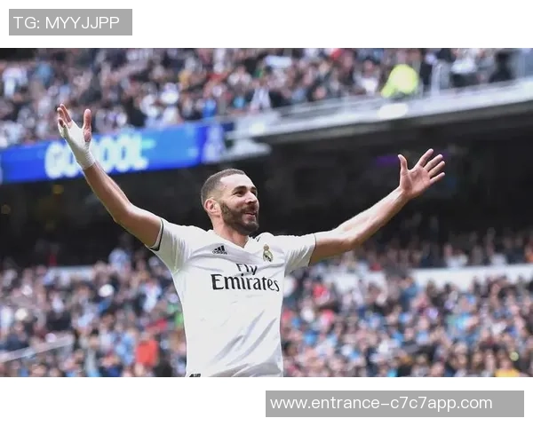 本泽马的传奇之路：从天才少年到世界足球巨星的华丽转身